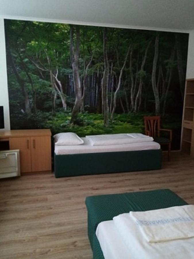 Hotel Hubert Nove Zamky Bagian luar foto