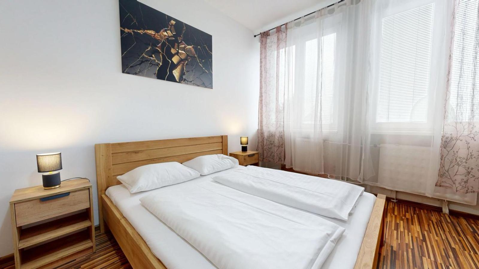 Hotel Hubert Nove Zamky Bagian luar foto