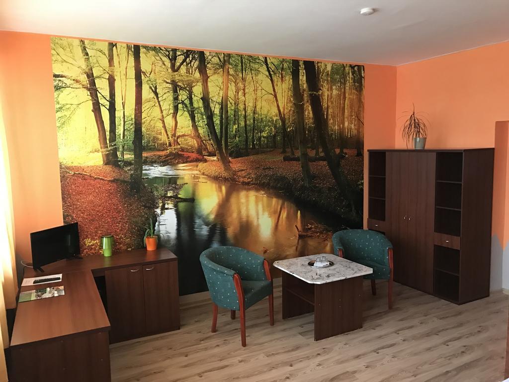 Hotel Hubert Nove Zamky Bagian luar foto