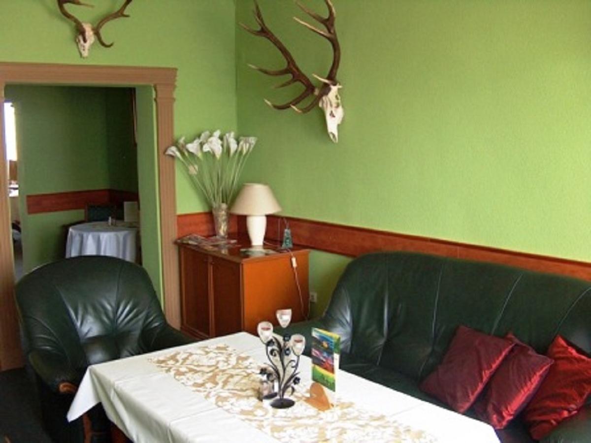 Hotel Hubert Nove Zamky Bagian luar foto