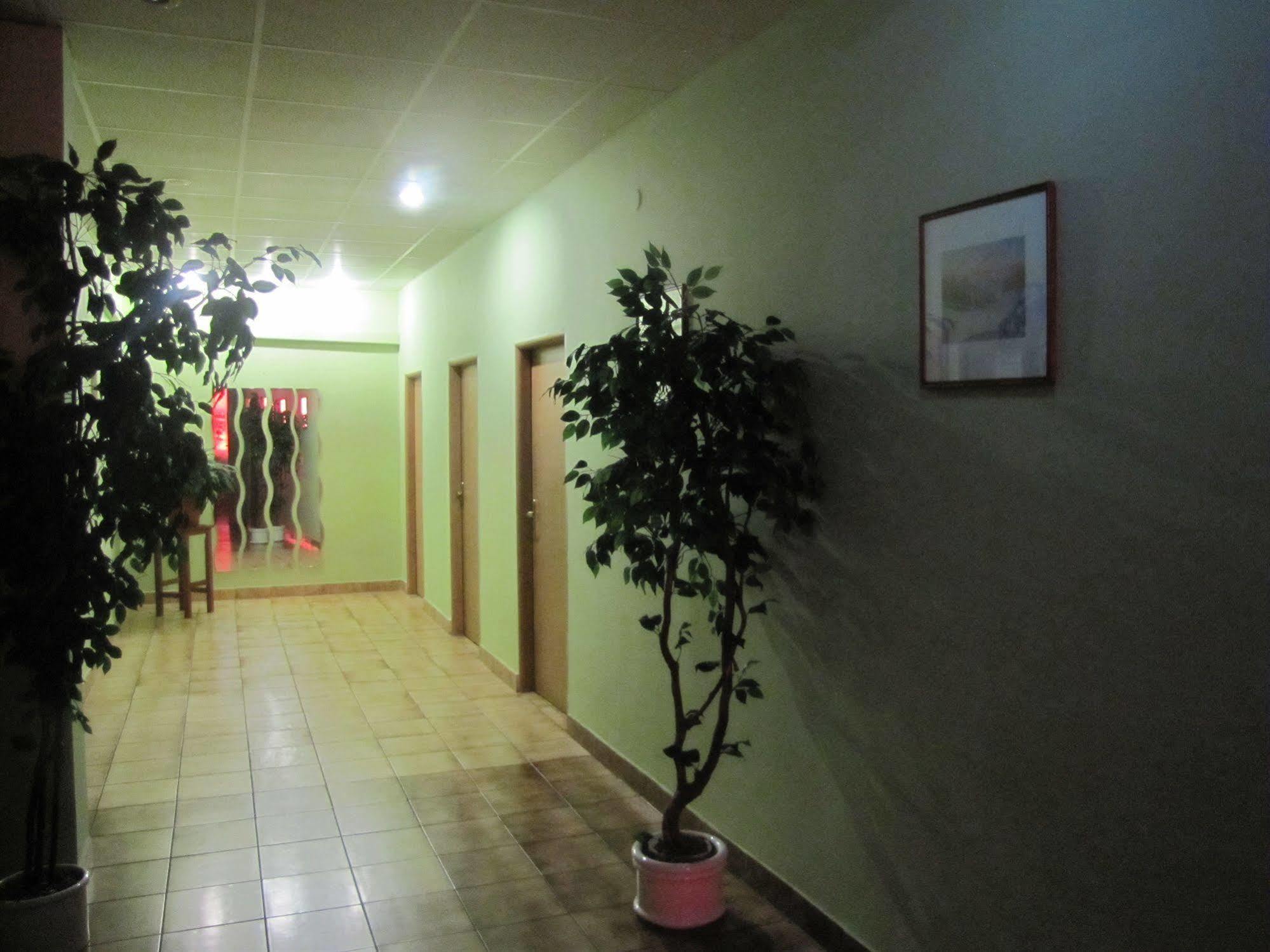 Hotel Hubert Nove Zamky Bagian luar foto